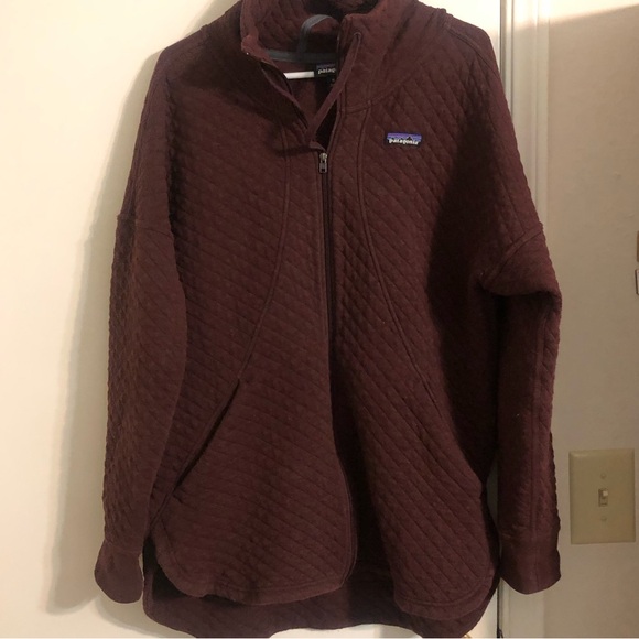 Patagonia Organic Quilted Hooded Zip Up - Picture 2 of 6